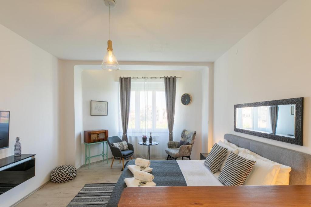 Polai Boutique Apartments With Free Parking Exteriör bild