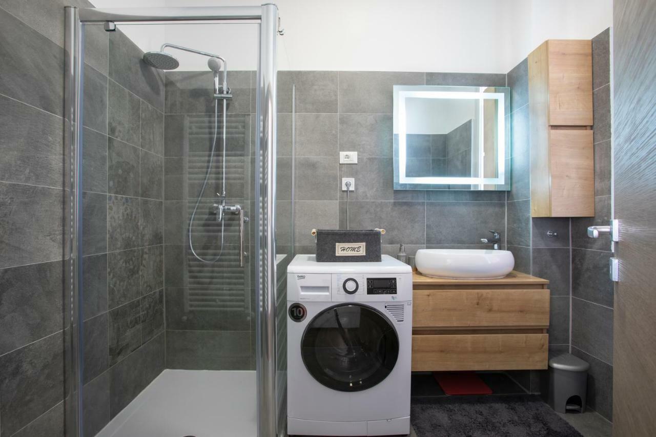 Polai Boutique Apartments With Free Parking Exteriör bild