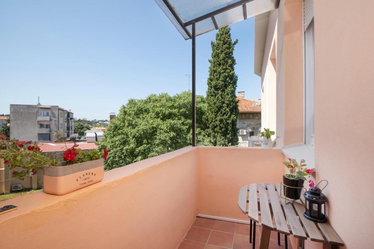 Polai Boutique Apartments With Free Parking Exteriör bild